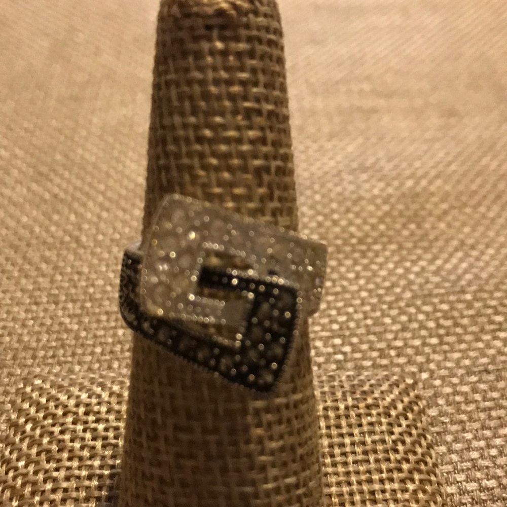 Ring - Picture 3 of 3